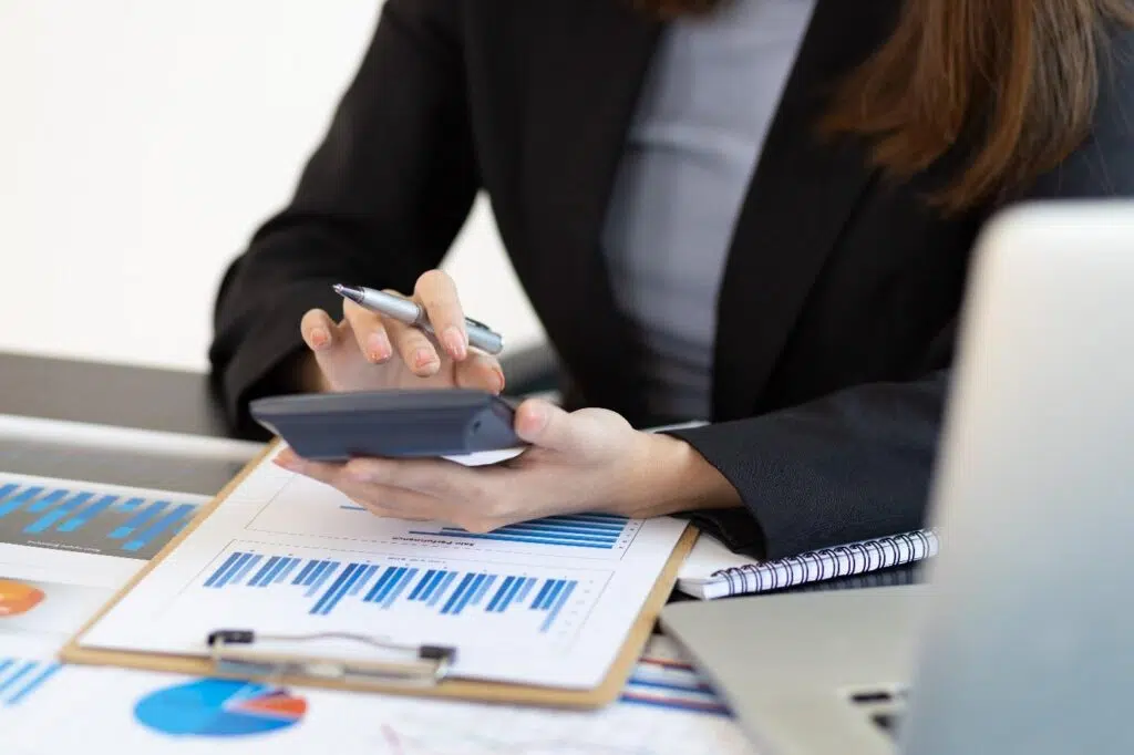 photo personne externalisant fiche paie