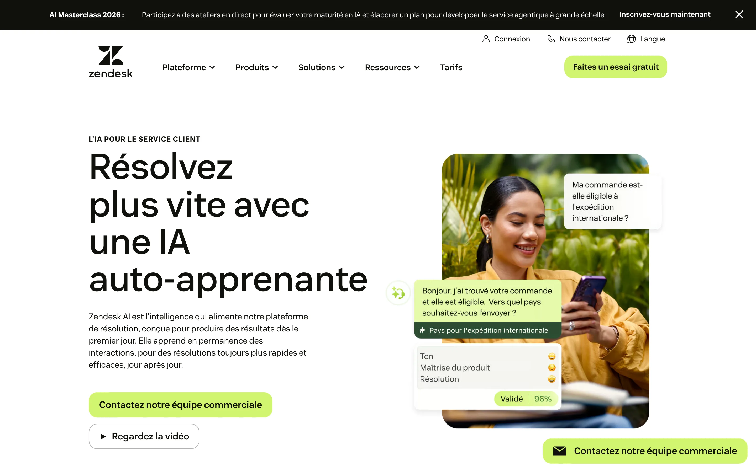 Page IA de Zendesk illustrant un agent conversationnel de service client résolvant une demande, relevée en juillet 2026
