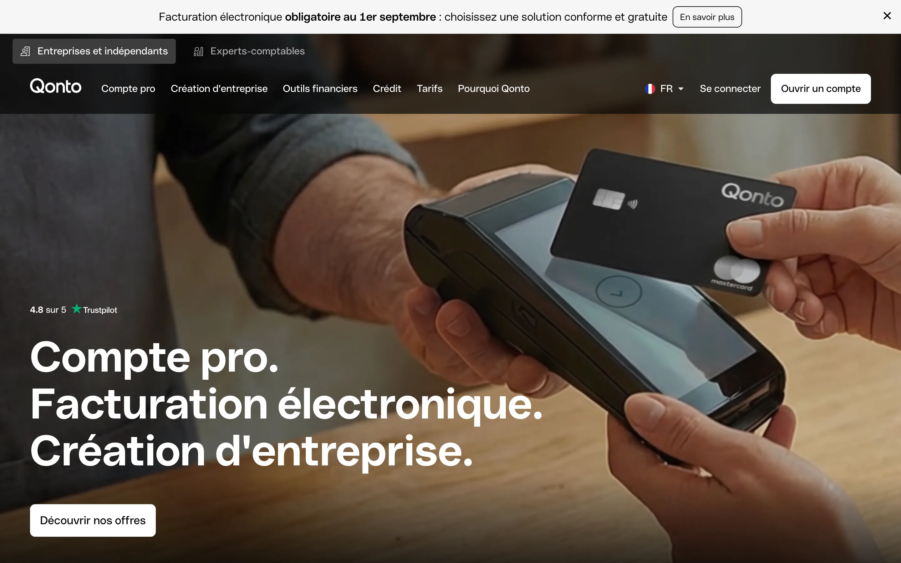 Page d'accueil de Qonto : hero statique avec une image, un titre unique et un CTA, capture du 7 juillet 2026