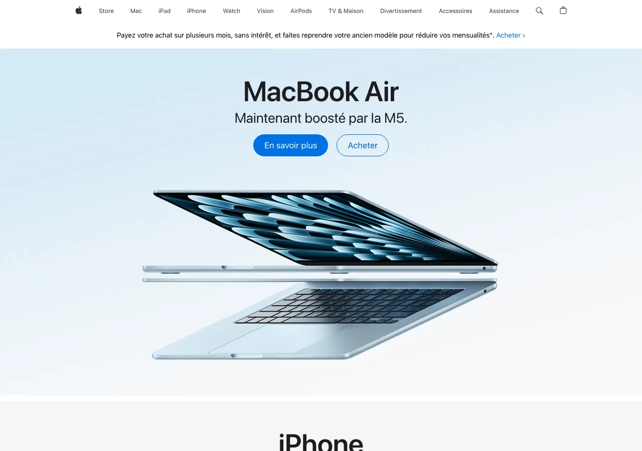 Page d'accueil de la boutique en ligne Apple : visuel produit épuré du MacBook Air sur fond clair