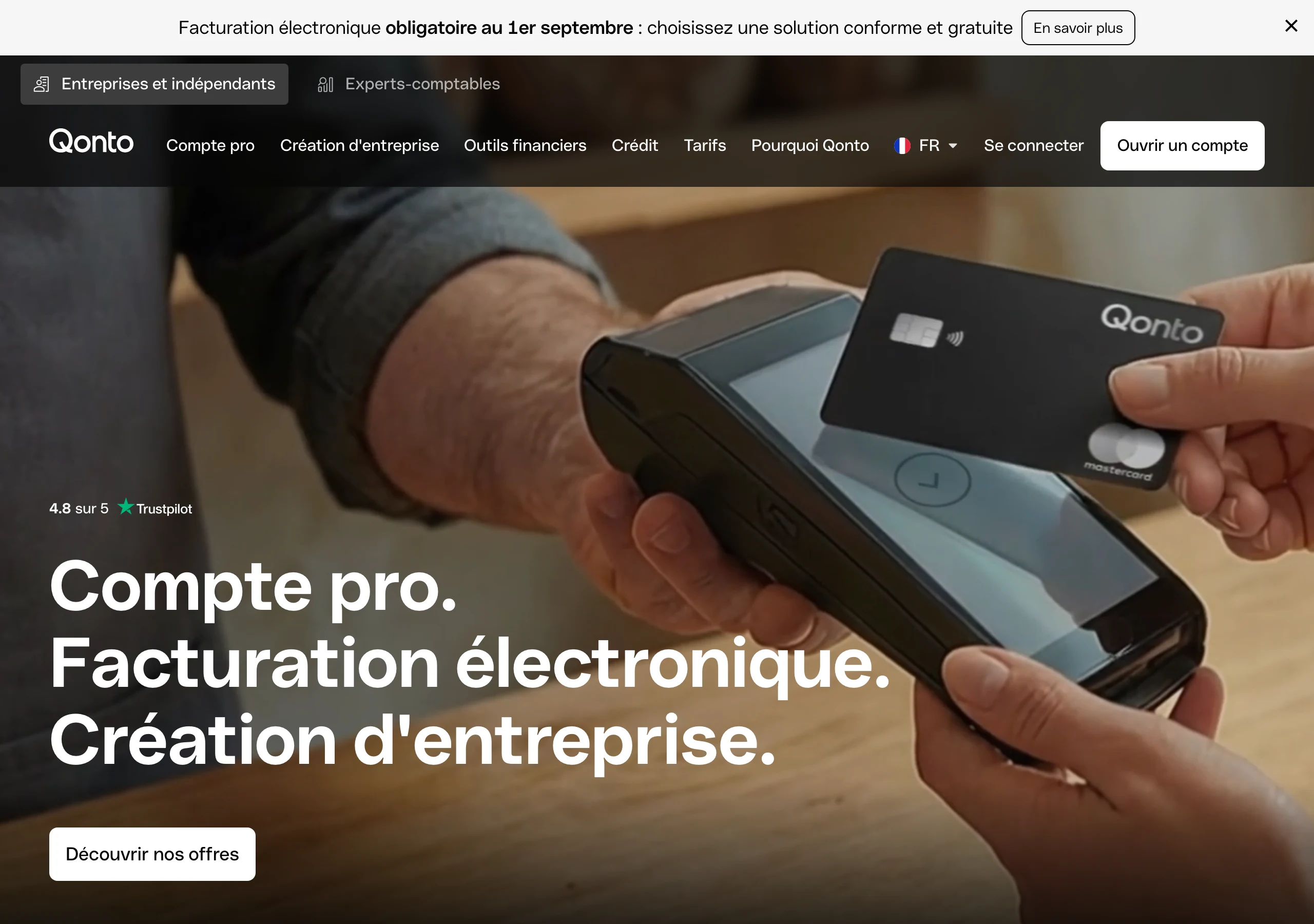 Capture de la page d'accueil de Qonto en juillet 2026 : la note 4,8 sur 5 Trustpilot affichée directement dans le premier écran, l'exemple type de la preuve sociale tierce et vérifiable chez un acteur financier