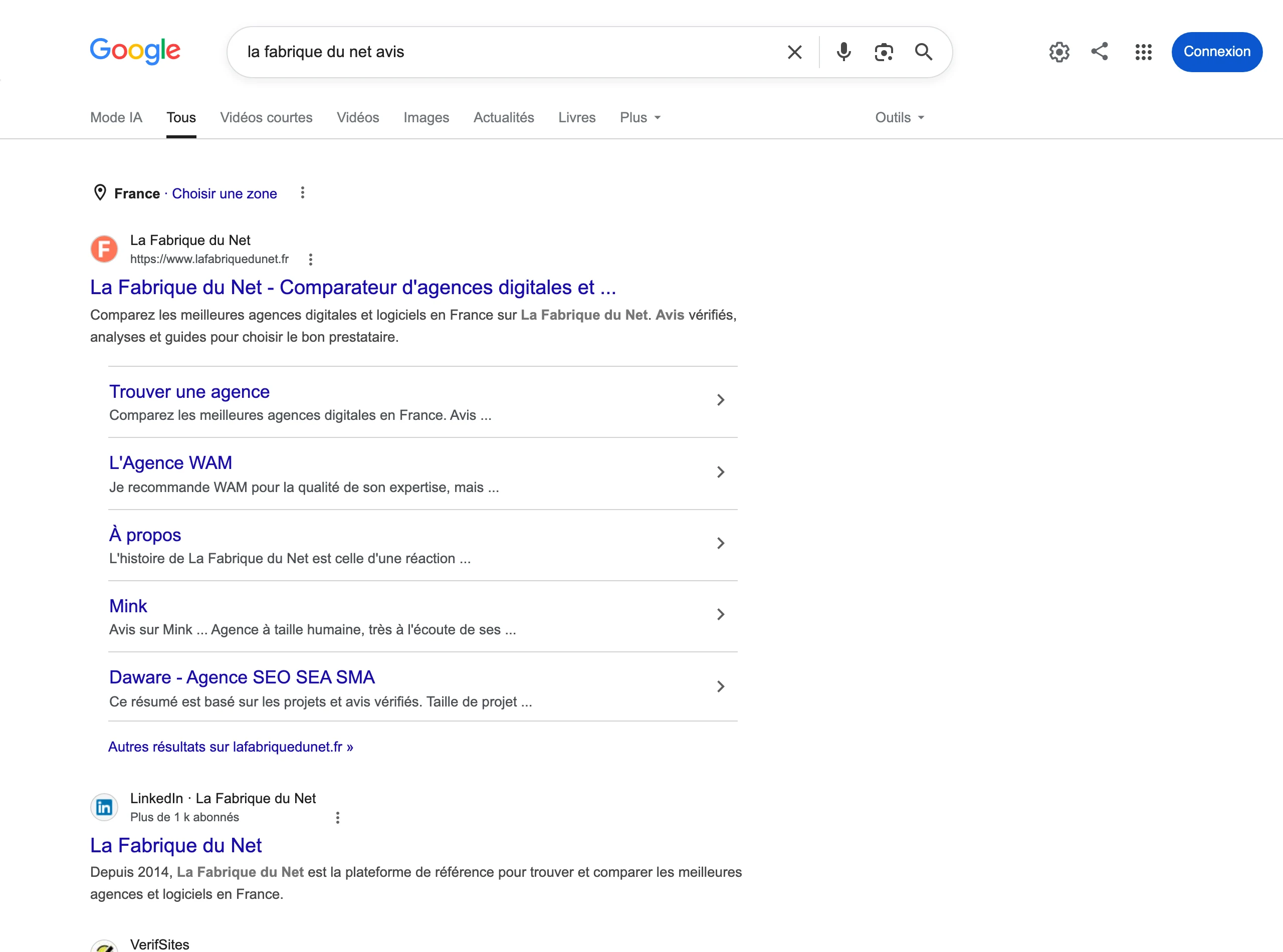 Capture réelle de la page de résultats Google sur la requête la fabrique du net avis en juillet 2026 : le site officiel avec ses liens de site, le profil LinkedIn et des sites d'avis tiers, l'inventaire type qu'un audit d'e-réputation dresse résultat par résultat