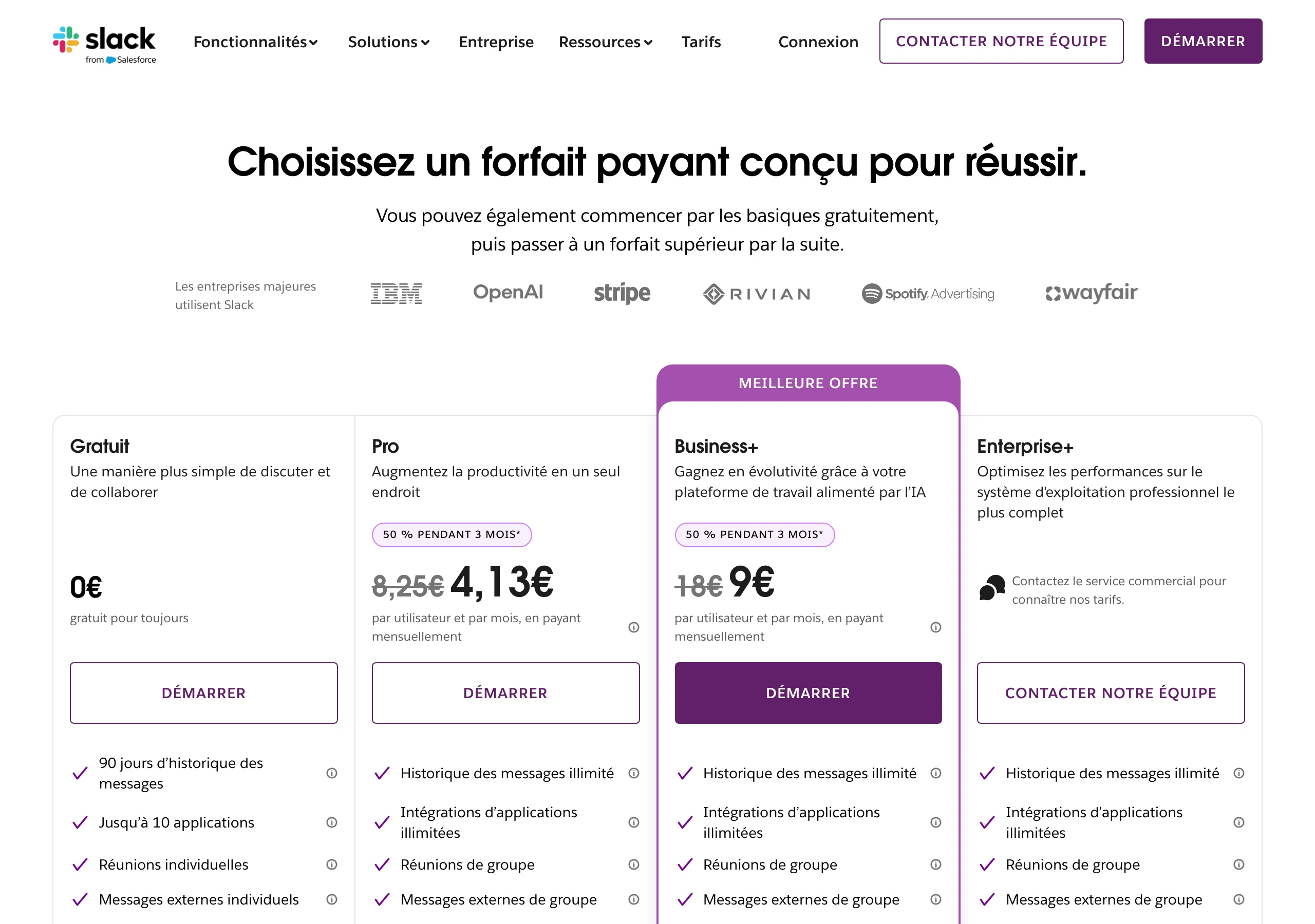 Capture de la page de tarifs française de Slack en juillet 2026 : quatre forfaits dont un badgé « meilleure offre » sur l'option médiane, illustration de l'effet de compromis, avec les logos IBM, OpenAI et Stripe en preuve sociale