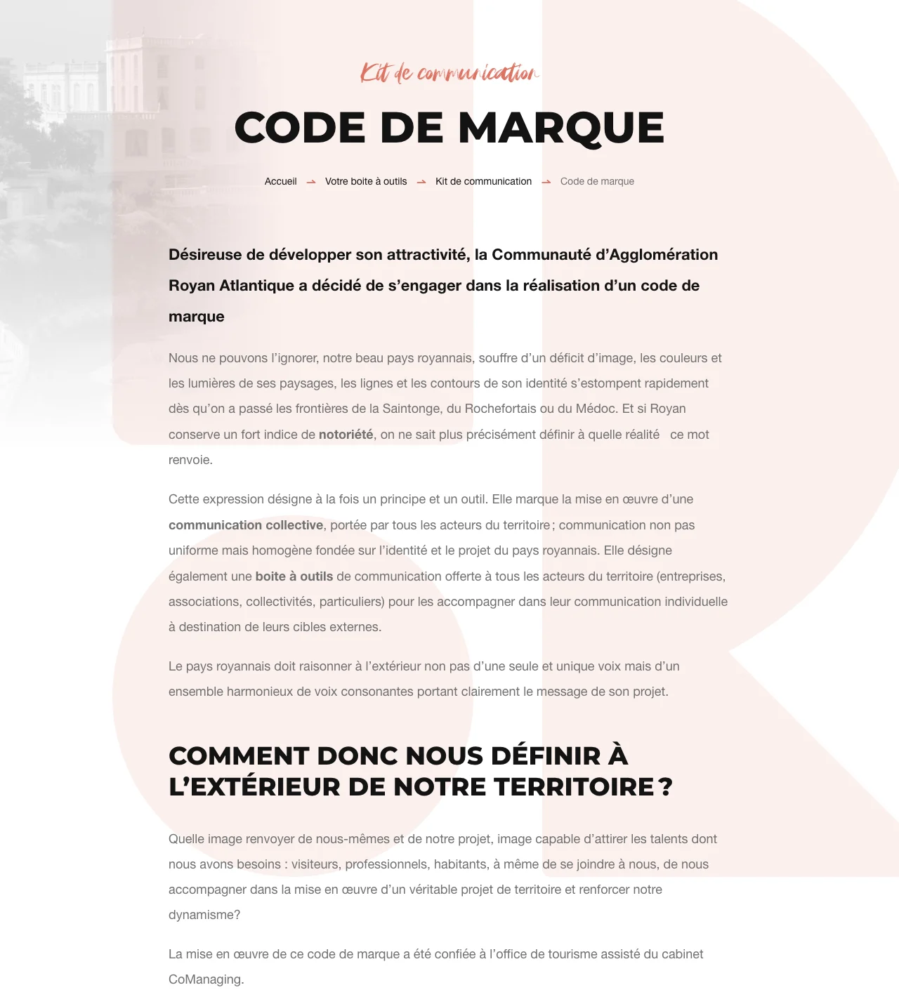 Page code de marque de Royan Atlantique : le constat d'un déficit d'image, la définition d'une prise de parole collective, puis le portrait identitaire