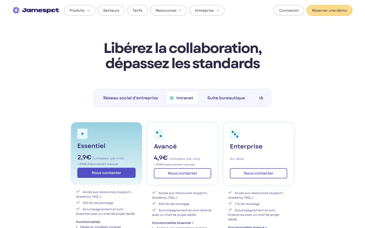 Page tarifs de Jamespot sur l'onglet Intranet avec les offres Essentiel à 2,90 euros et Avancé à 4,90 euros par utilisateur et par mois plus 290 euros mensuels, relevée le 19 octobre 2026